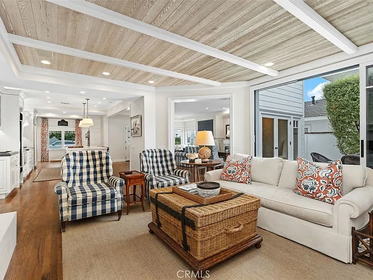 2431 Bayshore Dr — Photo 8