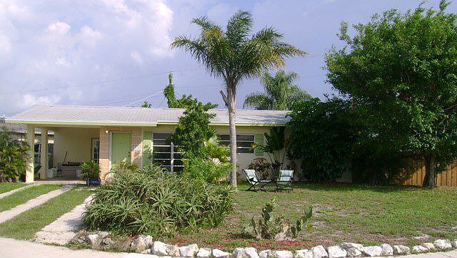 Tropical Florida Cottage