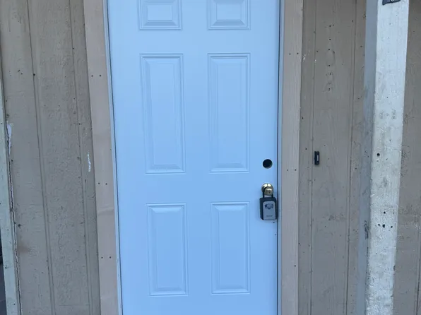 230 N 4th Ave #102, Oakdale, CA 95361