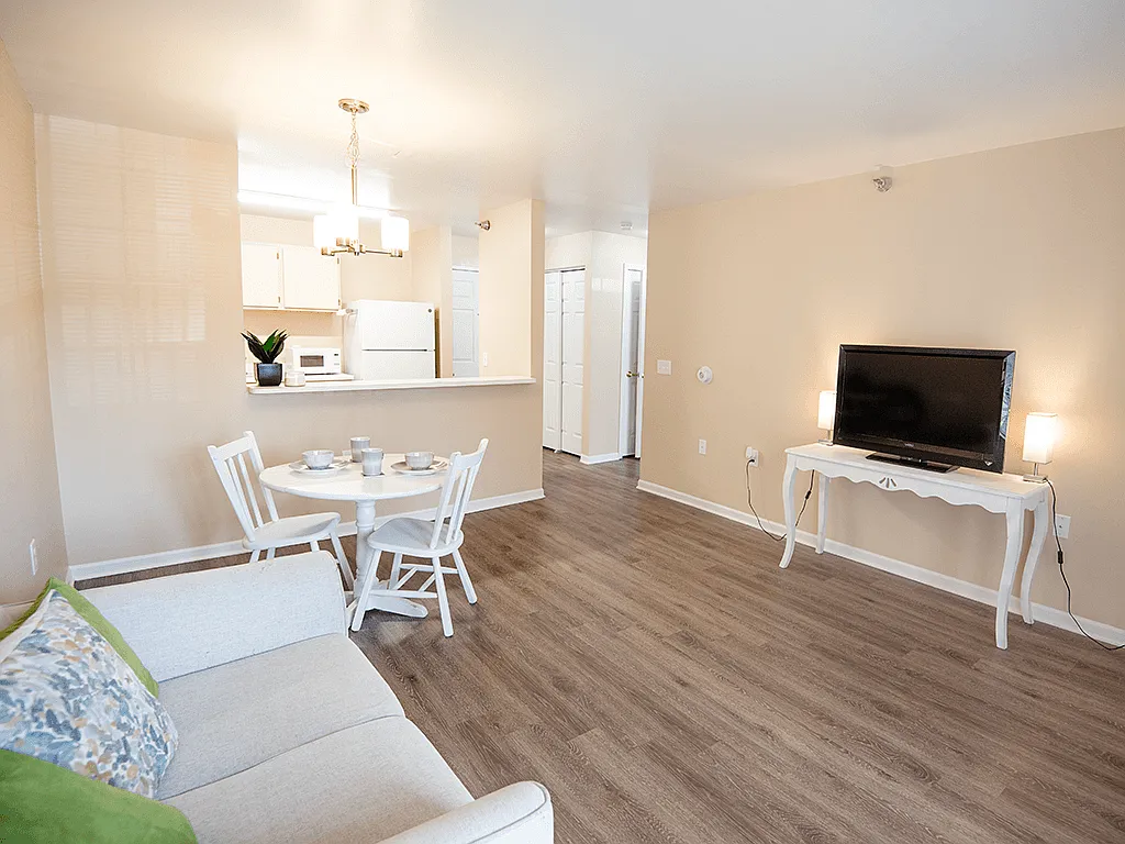 Eagle Grove Apartments — Photo 4