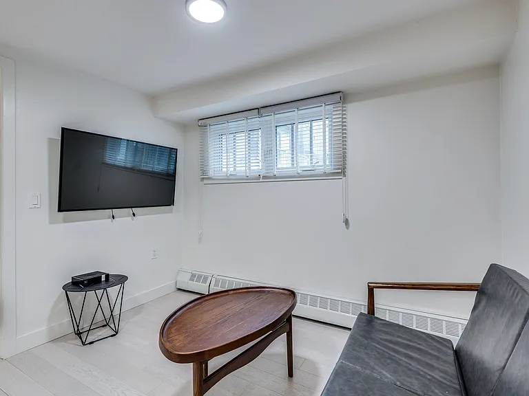 1425 Haro St #3 — Photo 4
