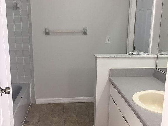 4th image of 4 Pope Ln