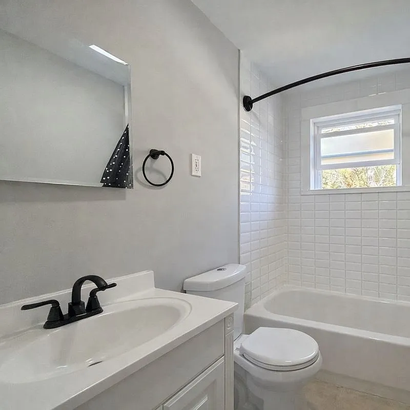 4 bed, 1260 sqft, $2,400 — Photo 3