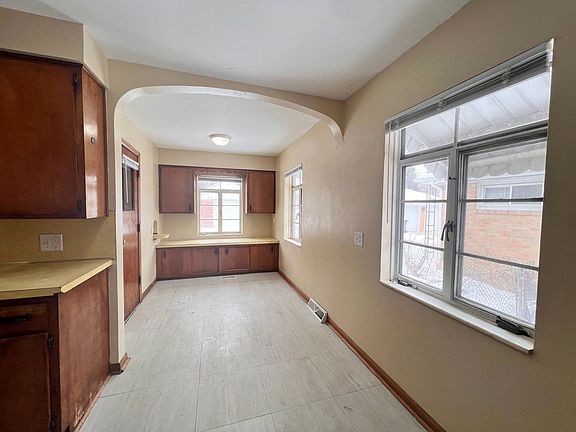 5th image of 541 Mettler St