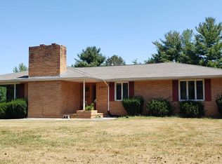 378 Valley View Dr, Hillsville, VA 24343