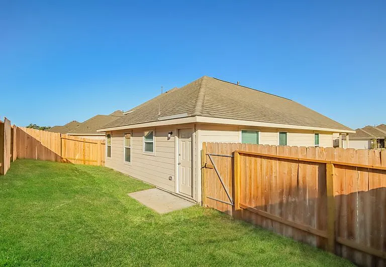2501 Grayling Dr — Photo 5