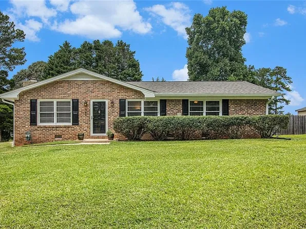 664 Old Tucker Rd, Stone Mountain, GA 30087