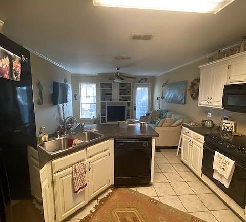 3rd image of 6121 Plantation Dr
