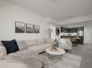 1060 Churchill Cres #203, North Vancouver, BC V7P 0C8