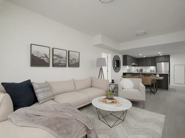 1060 Churchill Cres #312, North Vancouver, BC V7P 0C8