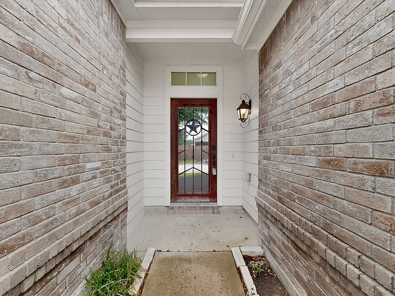 1037 Johnson City Ave — Photo 5