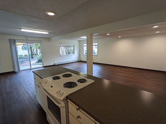 3rd image of 6320 SW Lombard Ave #13