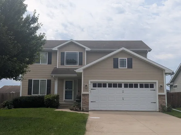 9664 Wilson St, West Des Moines, IA 50266