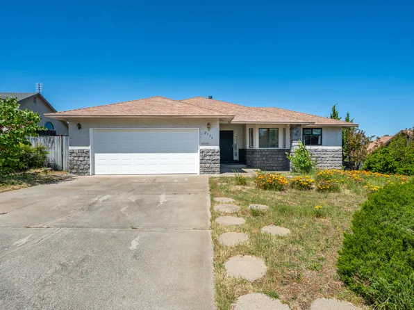 2736 Crystal Tree Dr, Redding, CA 96001