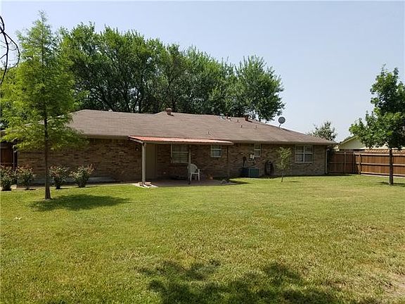 5th image of 107 Briar Ln