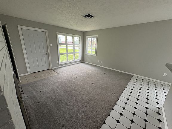 3rd image of 7351 Glenwood Ave
