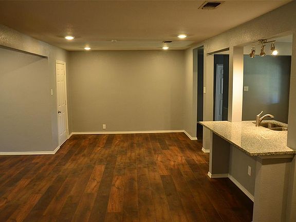 4th image of 715 North Ave