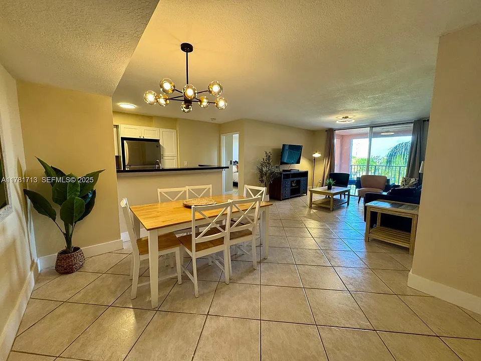 19501 E Country Club Dr #9503