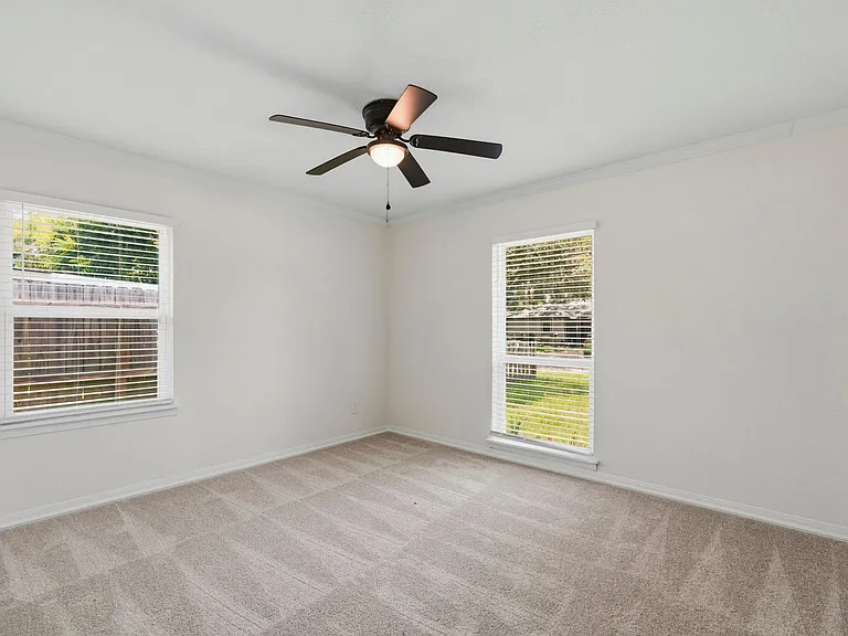 913 Meadowlane St — Photo 19