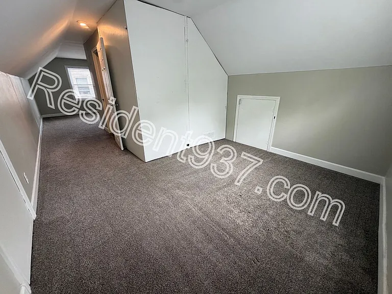 1143 Blakley Dr — Photo 13