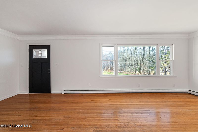 5th image of 18 Denison Road