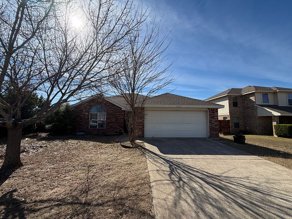 1st image of 2704 Wesley Dr