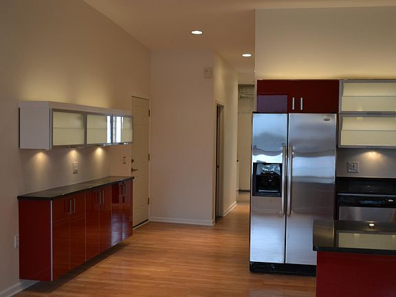 4th image of 2645 Gratiot Ave