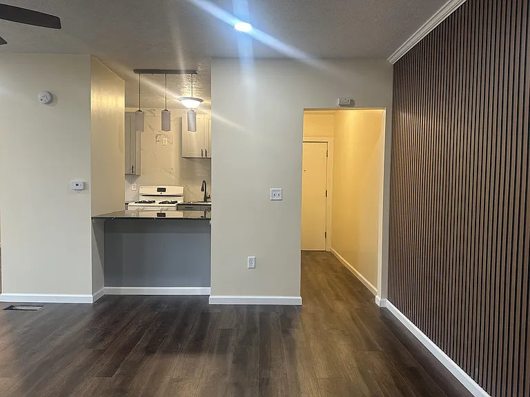 1319 Charles St #3 — Photo 10