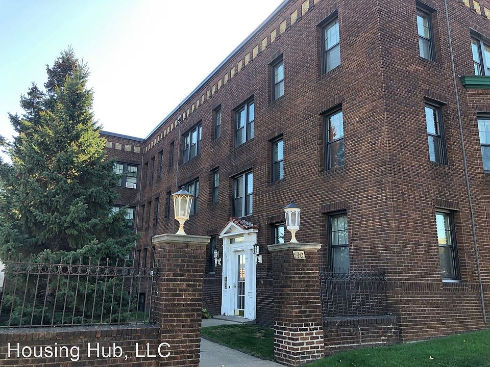 1st image of 170 Summit Ave #19
