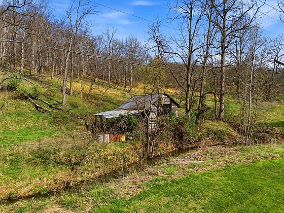 3rd image of 5148 Newcomb Creek Rd