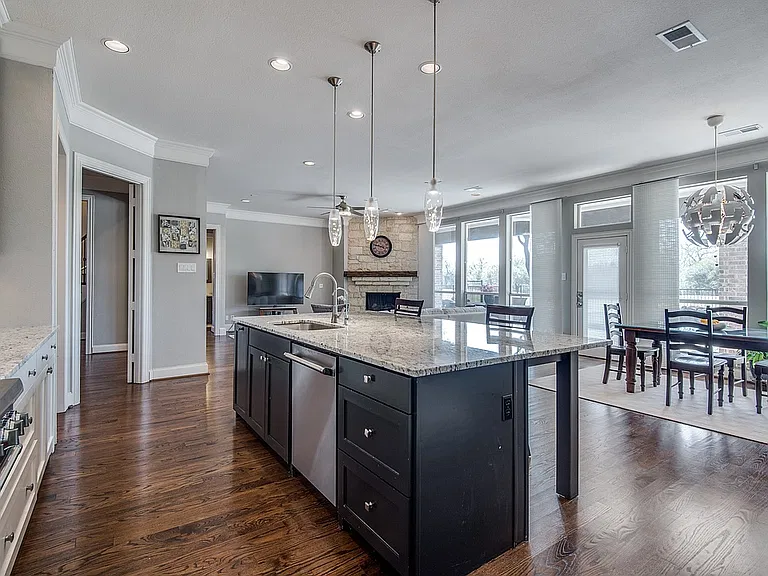 809 Glen Rose Dr — Photo 10