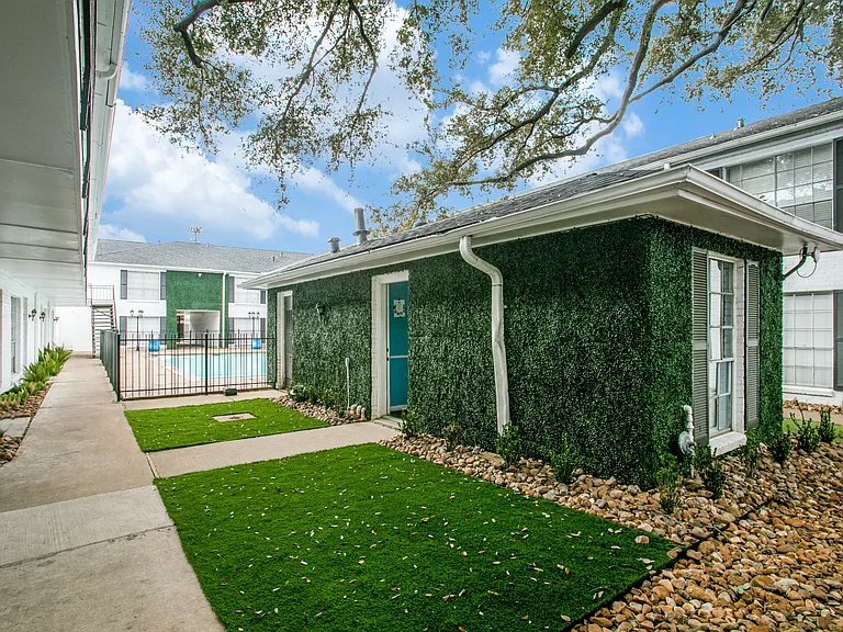 Bellaire Oaks Apartments — Photo 44