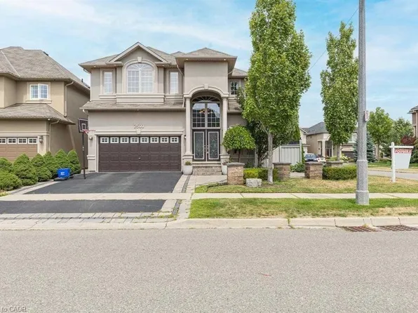 2500 Millstone Dr, Oakville, ON L6M 0H5
