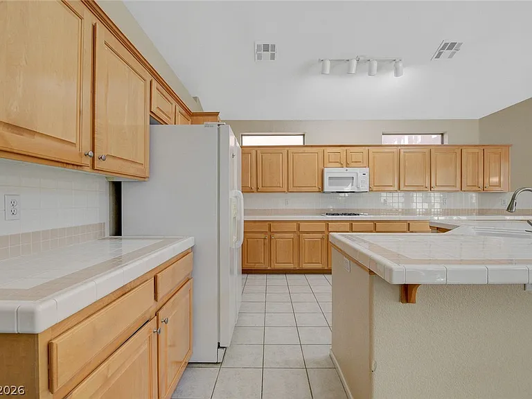 1209 Corona Valley St — Photo 13