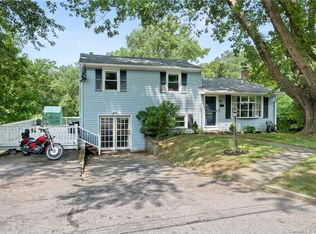 8 Willow Ln, Ledyard, CT 06339