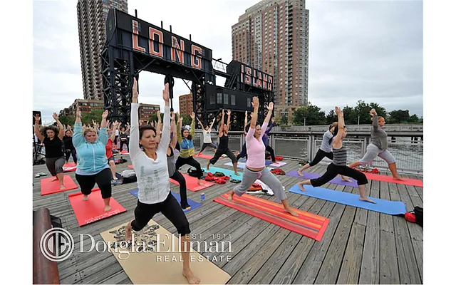 Rented by Douglas Elliman | media 14