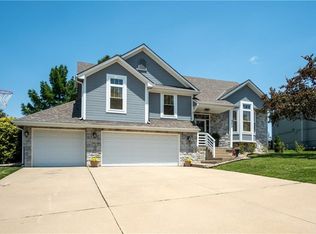 303 Shoreview Dr, Raymore, MO 64083