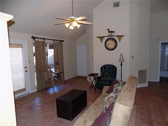 3rd image of 809 Winding Creek Dr