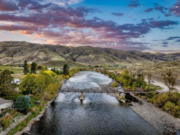 41 Watson Ln, Horseshoe Bend, ID 83629