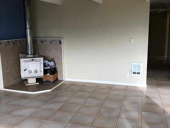 4th image of 19712 Soundview Dr NW #A