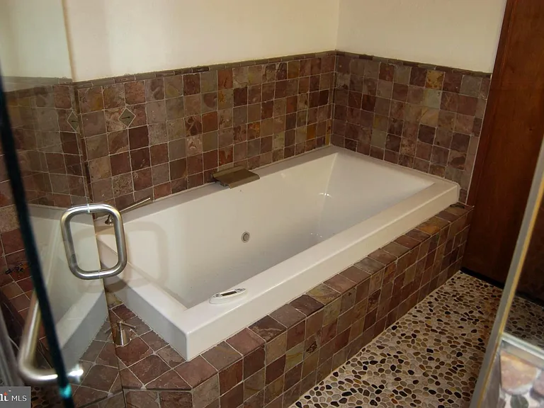 9728 Swift Creek Ct — Photo 43