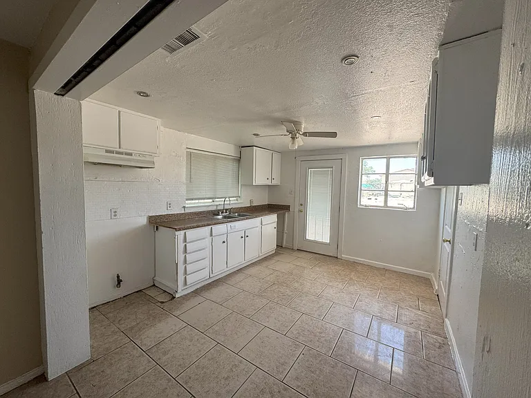 4401 Madera Ave — Photo 6