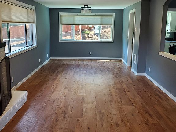 2nd image of 1910 Ridgeway Dr #1920