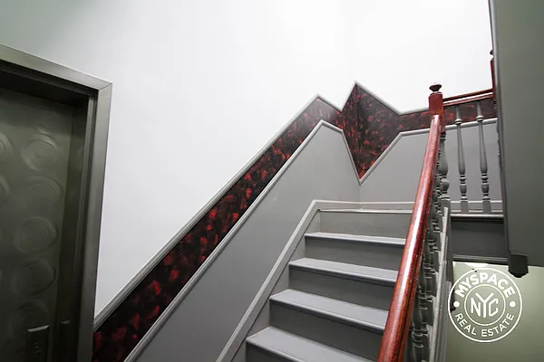 Rented by MySpaceNYC | media 9