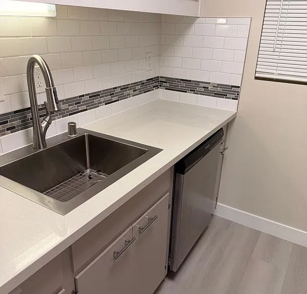 1405 Oak Grove Ave #107 — Photo 10