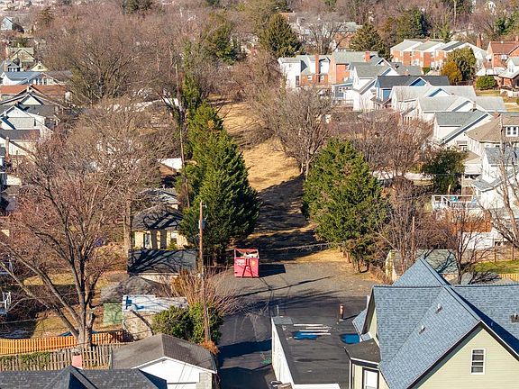 4th image of 4906 Harford Rd