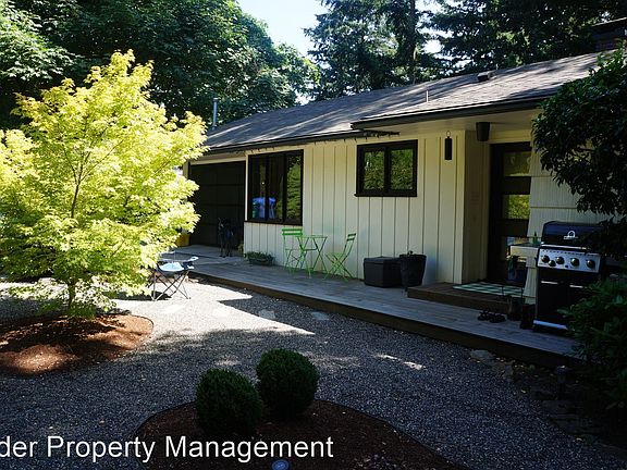 4th image of 1224 SW Westwood Ct