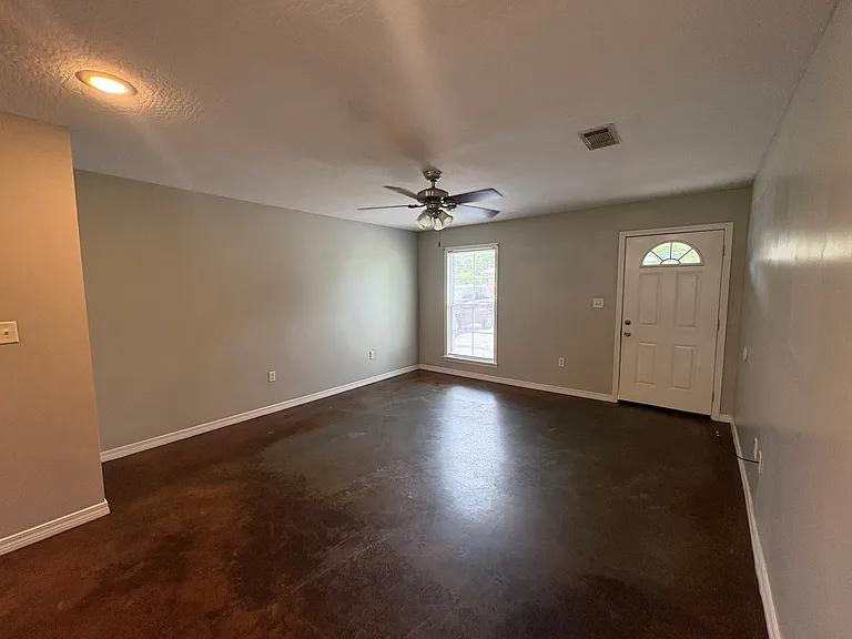 202A Camp St — Photo 2
