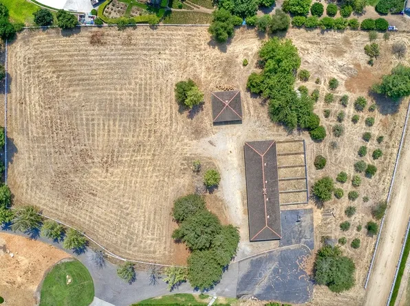 7 Country Glen Rd, Fallbrook, CA 92028