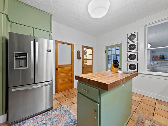 2nd image of 489 Stanley Ave